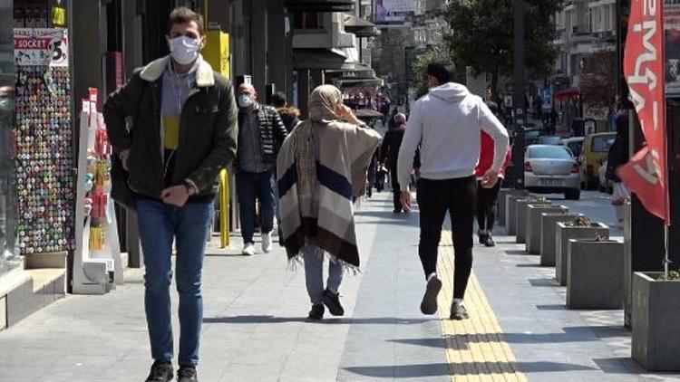 En çok vaka görülen Samsun’da sokaklarda insan yoğunluğu