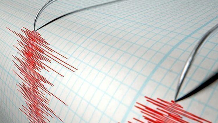 Endonezyada 5,2 büyüklüğünde deprem