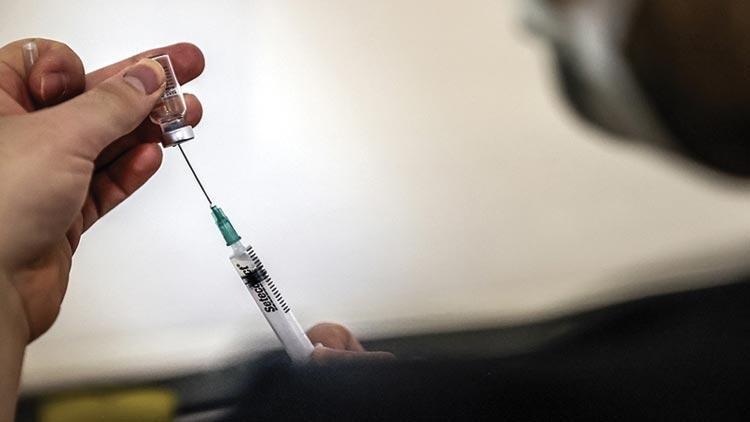 Pfizerden kritik aşı açıklaması: Üçüncü doza ihtiyaç olabilir