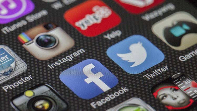 Pakistanda çok sayıda sosyal medya uygulamasına erişim güvenlik gerekçesiyle geçici olarak durduruldu