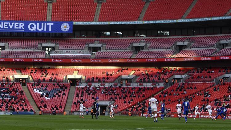 İngiltere Federasyon Kupası yarı finalinde sınırlı sayıda taraftar tribündeki yerini aldı