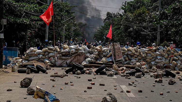 Myanmarda ölü sayısı 737ye çıktı