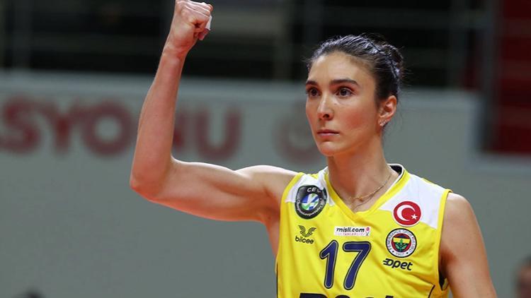 Naz Aydemir Akyol, 2 yıl daha Fenerbahçe Opette