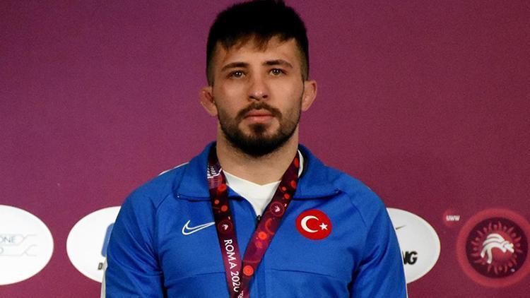 Son dakika: Süleyman Atlı Avrupa Güreş Şampiyonasında altın madalya kazandı