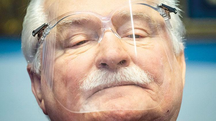 Demir perdeyi deviren Lech Walesa iş arıyor