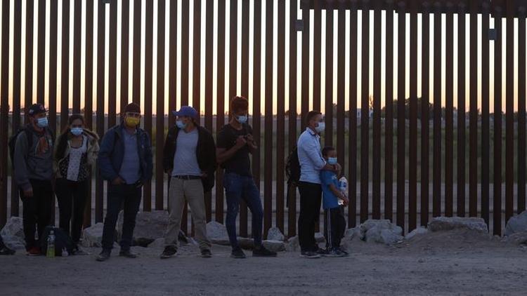 ABDde Arizona Valisi mülteci akınını durdurmak için Meksika sınırına Ulusal Muhafızları gönderiyor