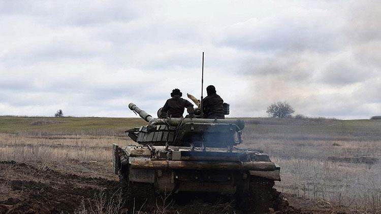 Ukraynada özel dönemlerde orduya yedek asker çağırmayı sağlayan yasa onaylandı