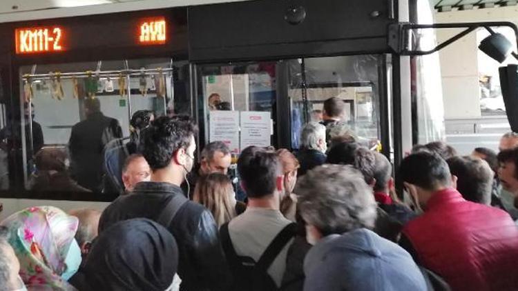 Pendikte otobüs yoğunluğu Koronavirüs tedbirleri hiçe sayıldı