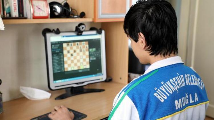 Satranç turnuvasında 4 ülke 28 takım online yarışacak