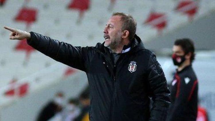 Beşiktaşta Kayserispor maçı öncesi forvet belirsizliği Welinton da cezalı...