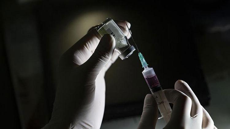İranda Kovid-19a karşı geliştirilen yerli aşı COVIRAN Bereketin seri üretimine başlandı