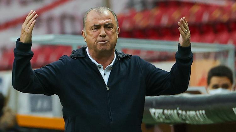 Kulübede oturup Galatasaray’ı yönetemezsin, Fatih Terim karar vermeli