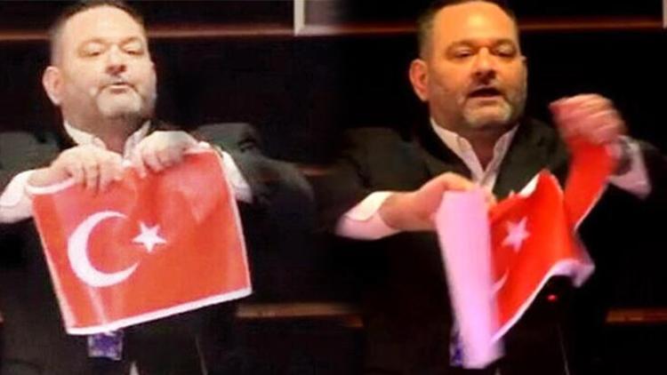 Türk bayrağı yırtan ırkçı milletvekiline Avrupa Parlamentosundan ders gibi ceza: Dokunulmazlığı kaldırıldı ve tutuklandı