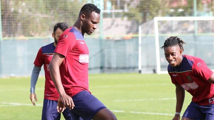 Alanyasporda Fenerbahçe maçı öncesi Babacar belirsizliği