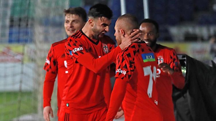 Beşiktaşa şampiyonluk için kaln 4 maçta 9 puan yetiyor