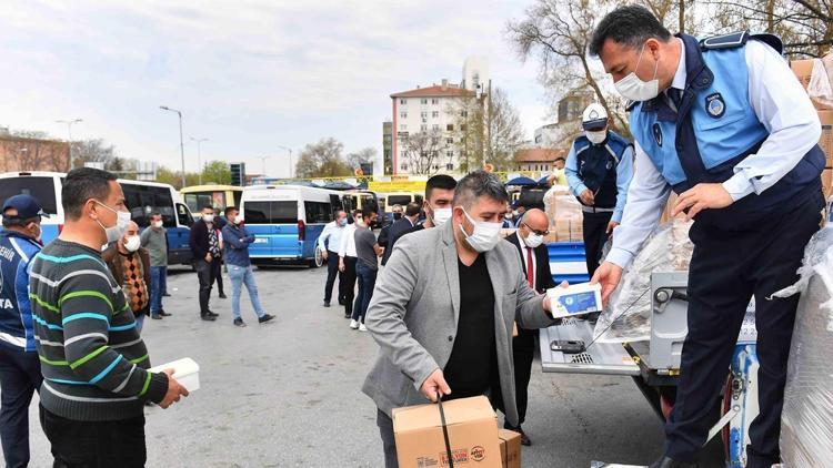 Minibüsçülere gıda kolisi