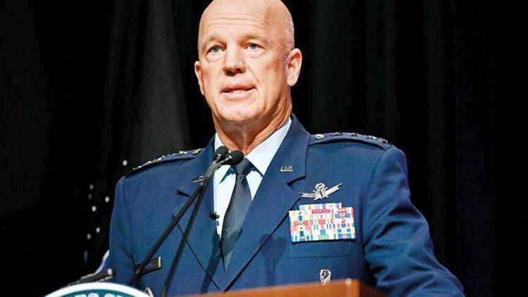 Amerikalı komutan: Uzay savaşlarına hazır olmalıyız