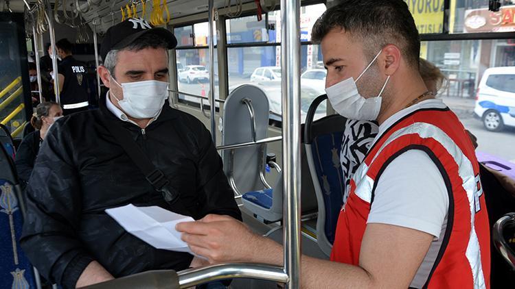 İstanbulda İETT otobüslerindeki yolcuların izin belgeleri kontrol edildi