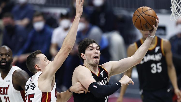 NBAde Gecenin sonuçları: Cedi Osmanın double-doubleı Clevelanda yetmedi