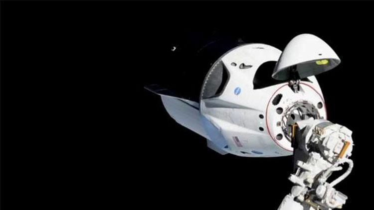 SpaceXin 4 astronotu taşıyan kapsülü Dünyaya döndü