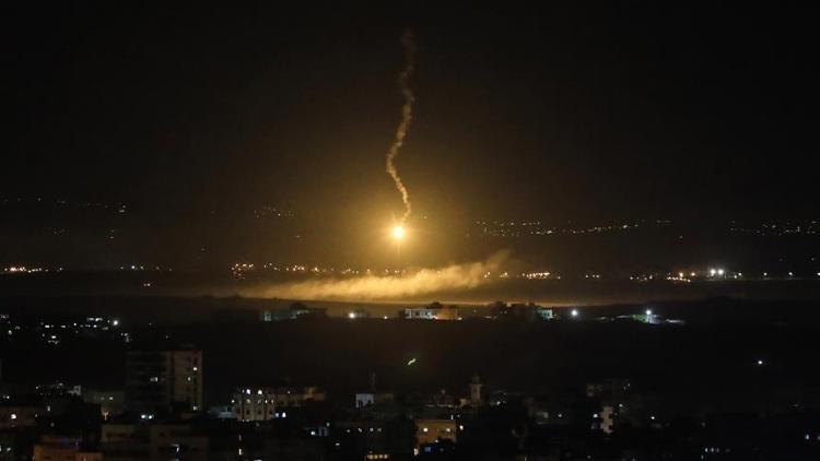 İsrailin Suriyeye füze saldırısı düzenlediği iddia edildi