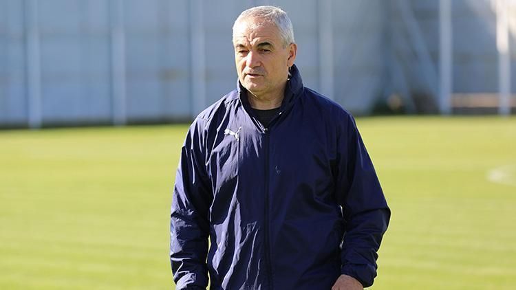 Sivasspor Teknik Direktörü Rıza Çalımbay: Üçü de final gibi maçlar