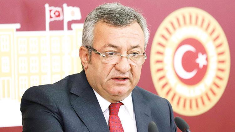 ‘CHP’den ayrılan eleştirmesin’