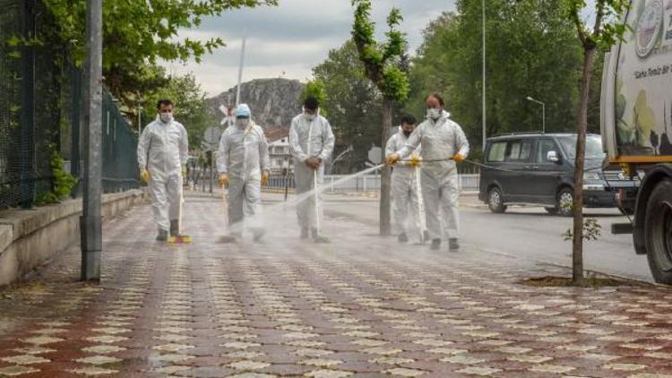 Turhal Belediyesi, dezenfekte çalışmalarını sürdürüyor