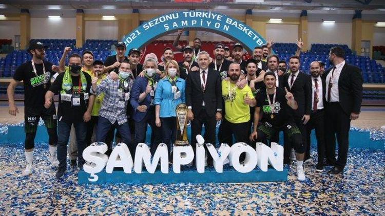 TBL şampiyonu Merkezfendi Belediyesi Denizli Basket kupasına kavuştu