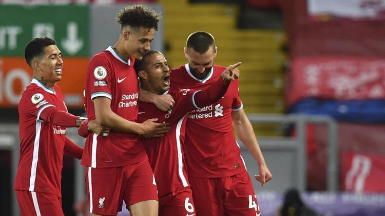 Liverpool, sahasında Southamptonı 2-0 yendi