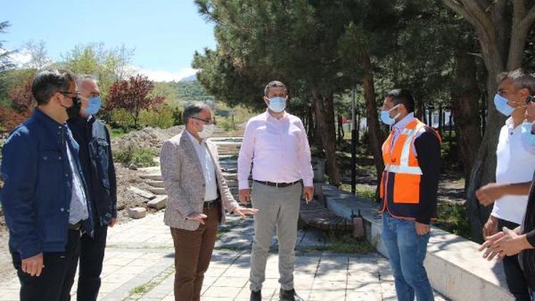 Başkan Özdoğan, 15 Temmuz Şehitler Parkında inceleme yaptı