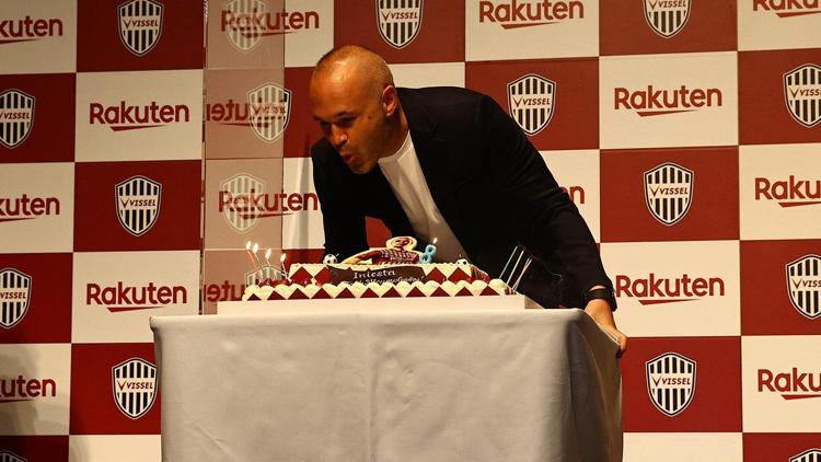 Andres Iniesta, Vissel Kobe ile 2 yıllık yeni sözleşmeye imza attı