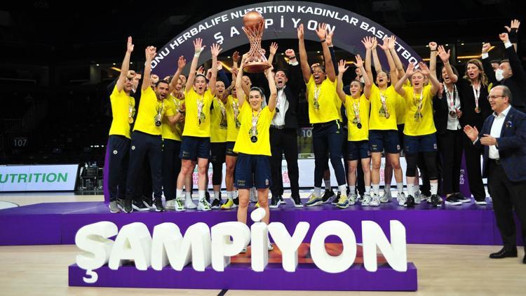 Son dakika: Fenerbahçe 15. kez şampiyon (Galatasaray 56-71 Fenerbahçe Öznur Kablo)
