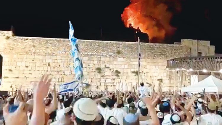 Kudüs’te kan donduran sahneler: Fanatik İsrailliler Mescid-i Aksa önünde intikam dansı ettiler