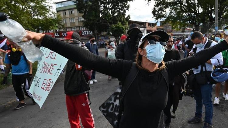 Kolombiyada hükümet karşıtı protestolarda ölü sayısı 42ye yükseldi