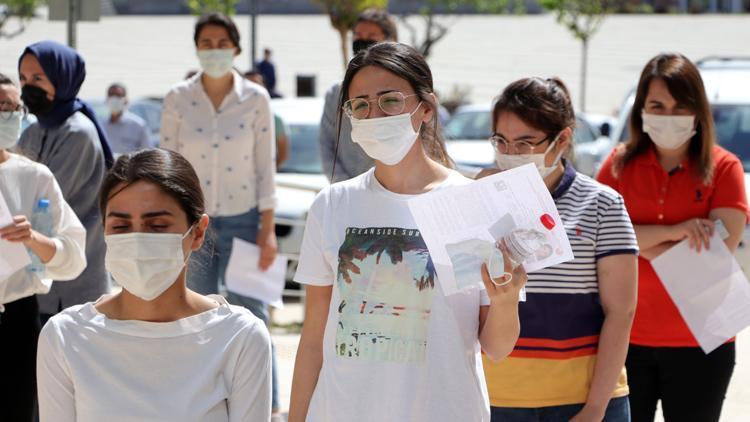 Liselerde sınav düzenlemesi MEB merak edilen soruları yanıtladı