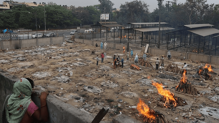 Hindistanda son 24 saatte Kovid-19dan 4 bin kişi hayatını kaybetti