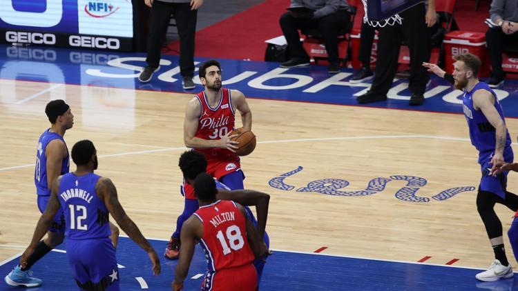 NBAde Gecenin Sonuçları: Magici yenen 76ers, Doğu liderliğini garantiledi Furkandan 10 sayı...