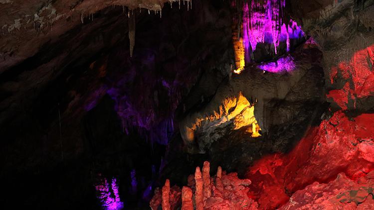 Türkiyenin 10uncu büyük mağarası büyülüyor