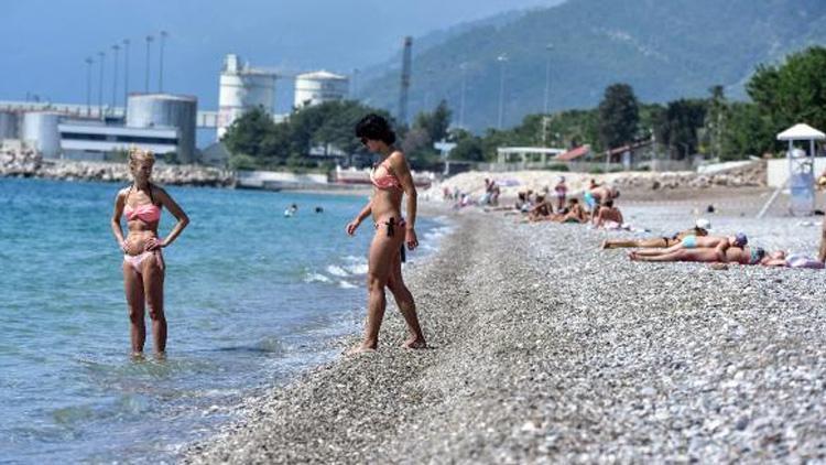 Bayramın son gününde de turistler sahillere akın etti