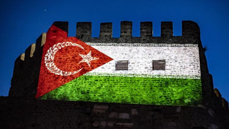 Ankara Kalesi Filistine destek için ışıklandırıldı