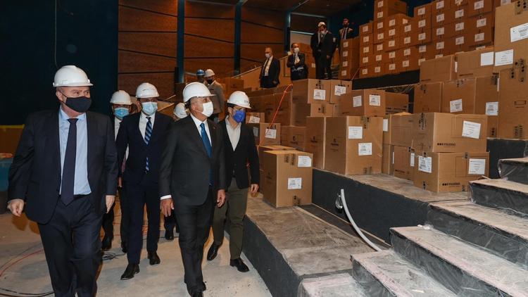 Bakan Çavuşoğlu New Yorkta yapımı bitmek üzere olan Türkevi binasını gezdi