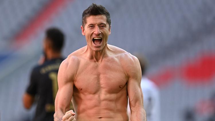 Robert Lewandowski, efsane Alman futbolcu Gerd Müllerin rekorunu kırdı