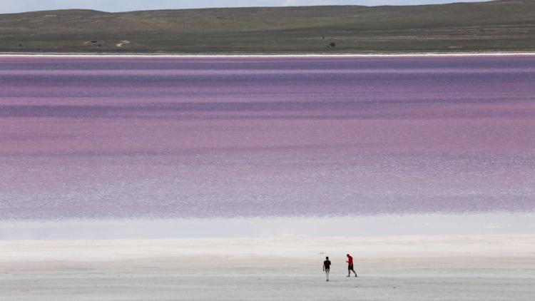 Tuz Gölü renklendi
