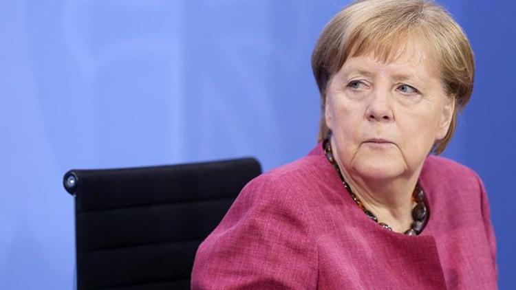 Merkel’e hakarete 8 ay hapis