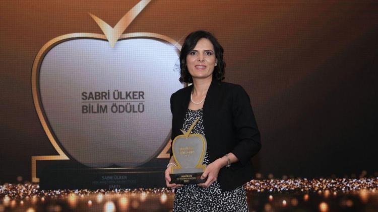 Sabri Ülker Bilim Ödülü’nün kazananı  Doç. Dr. Elif Nur Fırat Karalar oldu