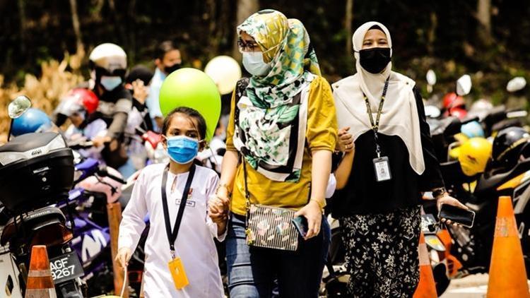 Malezyada artan Kovid-19 vakaları nedeniyle tam karantina ilan edildi