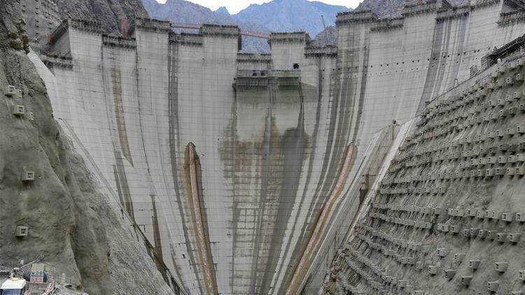 Yusufeli Barajı gövde inşaatı çalışmaları tamamlandı