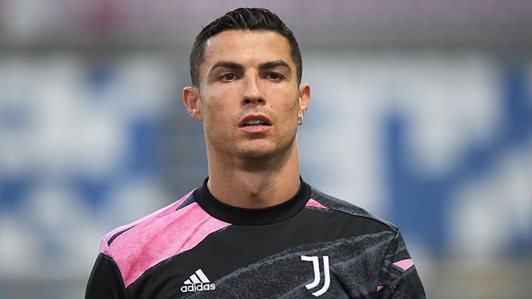 Cristiano Ronaldo, İtalya Serie Ada en forvet seçildi