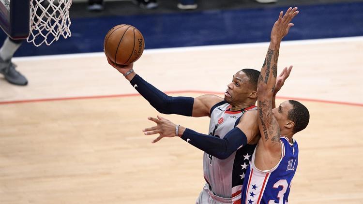 NBAde Gecenin Sonuçları: Westbrook tarihe geçti Wizards, 76ersı yenerek seriyi 3-1e getirdi...